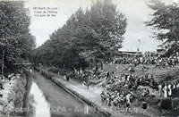 SEVRAN (S.-et-O.) Canal de l'Ourcq Un jour de fête